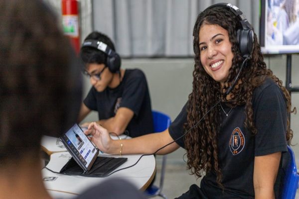 Rede estadual alcança marca de 1 milhão de livros lidos na plataforma Leia Paraná