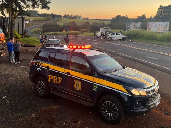Três pessoas morrem em violenta colisão de trânsito na BR-163 em Santo Antônio do Sudoeste