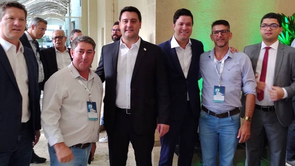 Prefeito de Pinhal de São Bento e Presidente da Câmara participam do Fórum de Gestores Públicos
