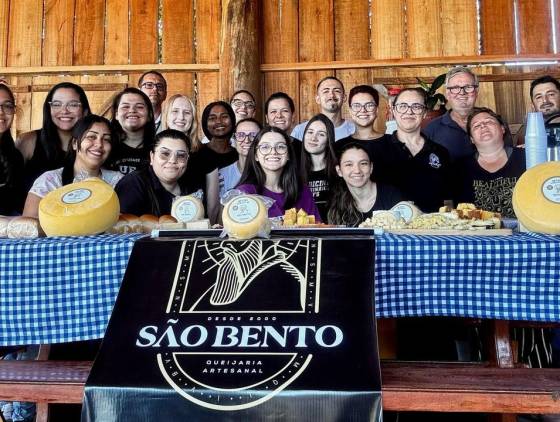 Queijaria São Bento abre portas para futuros veterinários e nutricionistas da UFFS