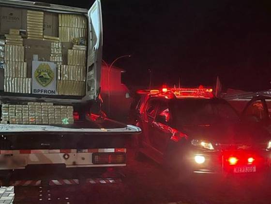 BPFRON e 21 BPM apreendem veiculo carregado cigarro em Bom Jesus do Sul