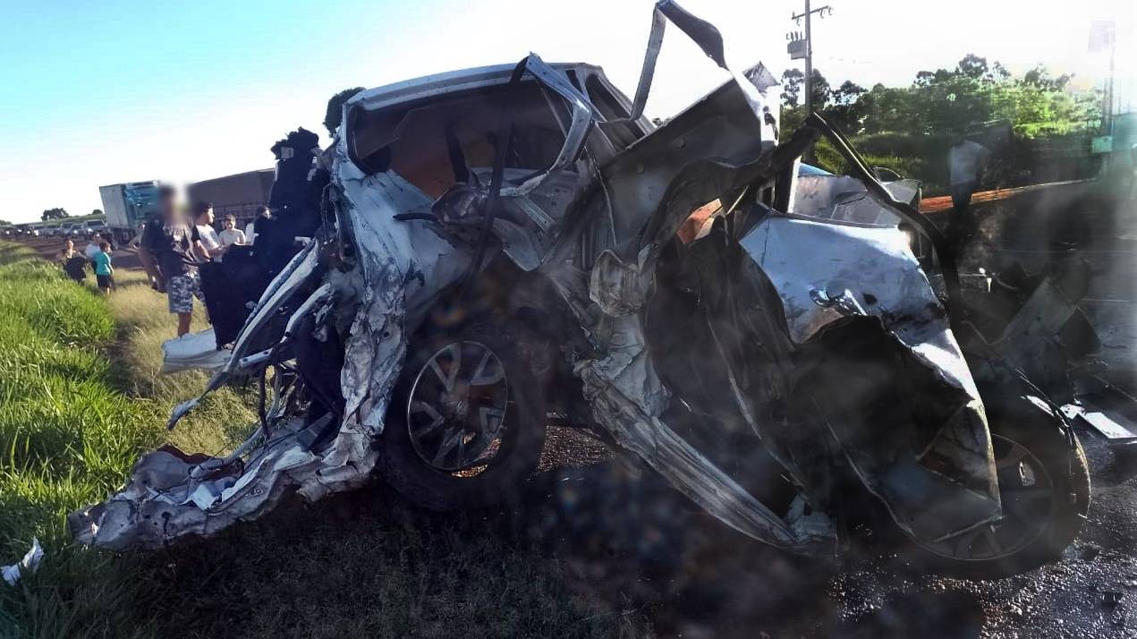 Quatro pessoas morrem em gravíssimo acidente de trânsito na PR-182 em Realeza