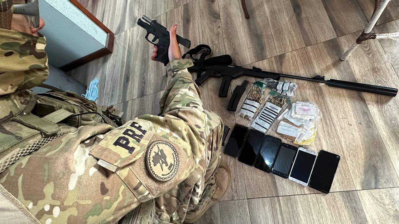 PRF e PCPR desmontam organização criminosa especializada em roubo de cargas de cigarros