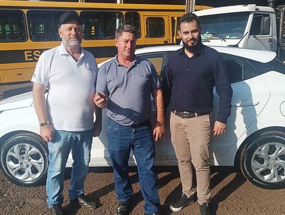 Pinhal de São Bento recebe novo veículo para fortalecer Assistência Social
