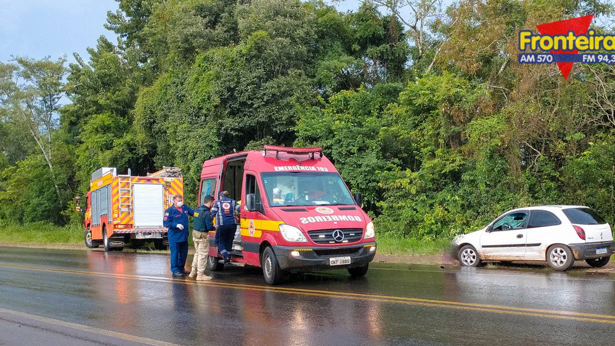 Acidente entre carro e moto deixa motociclista ferido na BR-163 em Barracão