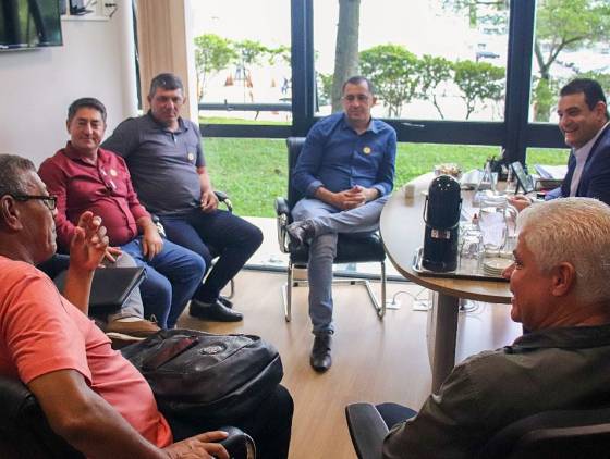 Paulo Falcade e Vereadores buscam melhorias para o município com deputados estaduais