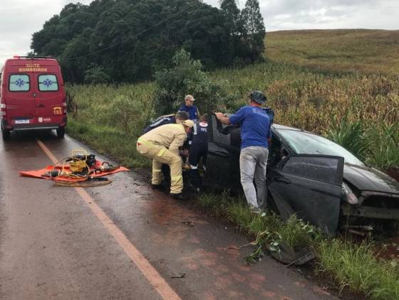 Fisioterapeuta que atende em Coronel Vivida sofre acidente na BR-158