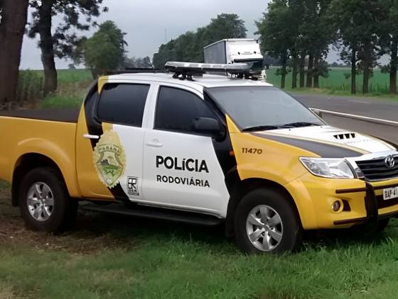 Homem morre em grave acidente entre carro e caminhão na PR-182 em Ampére