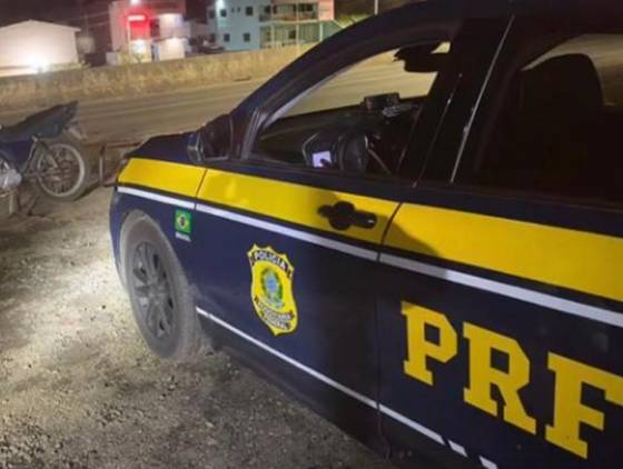 PRF apreende motocicleta avaliada em torno de R$7 mil que estava com débitos de mais de R$73.000,00