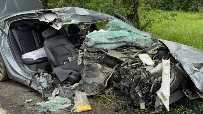 Mulher morre após carro bater em árvore na PR-182 em Francisco Beltrão