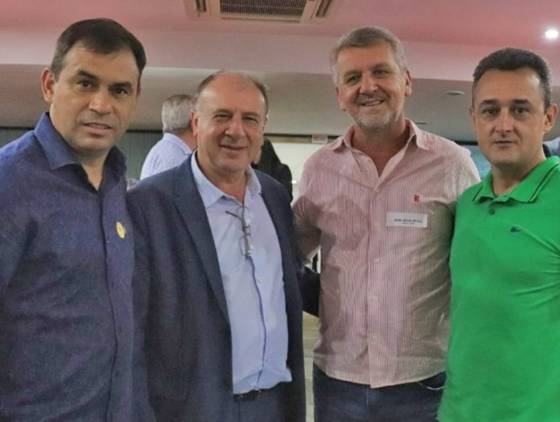 Prefeito de Bom Jesus do Sul busca recursos em Curitiba