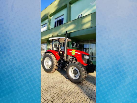 Zeca Dirceu entrega trator e reforça apoio à agricultura familiar em Marmeleiro