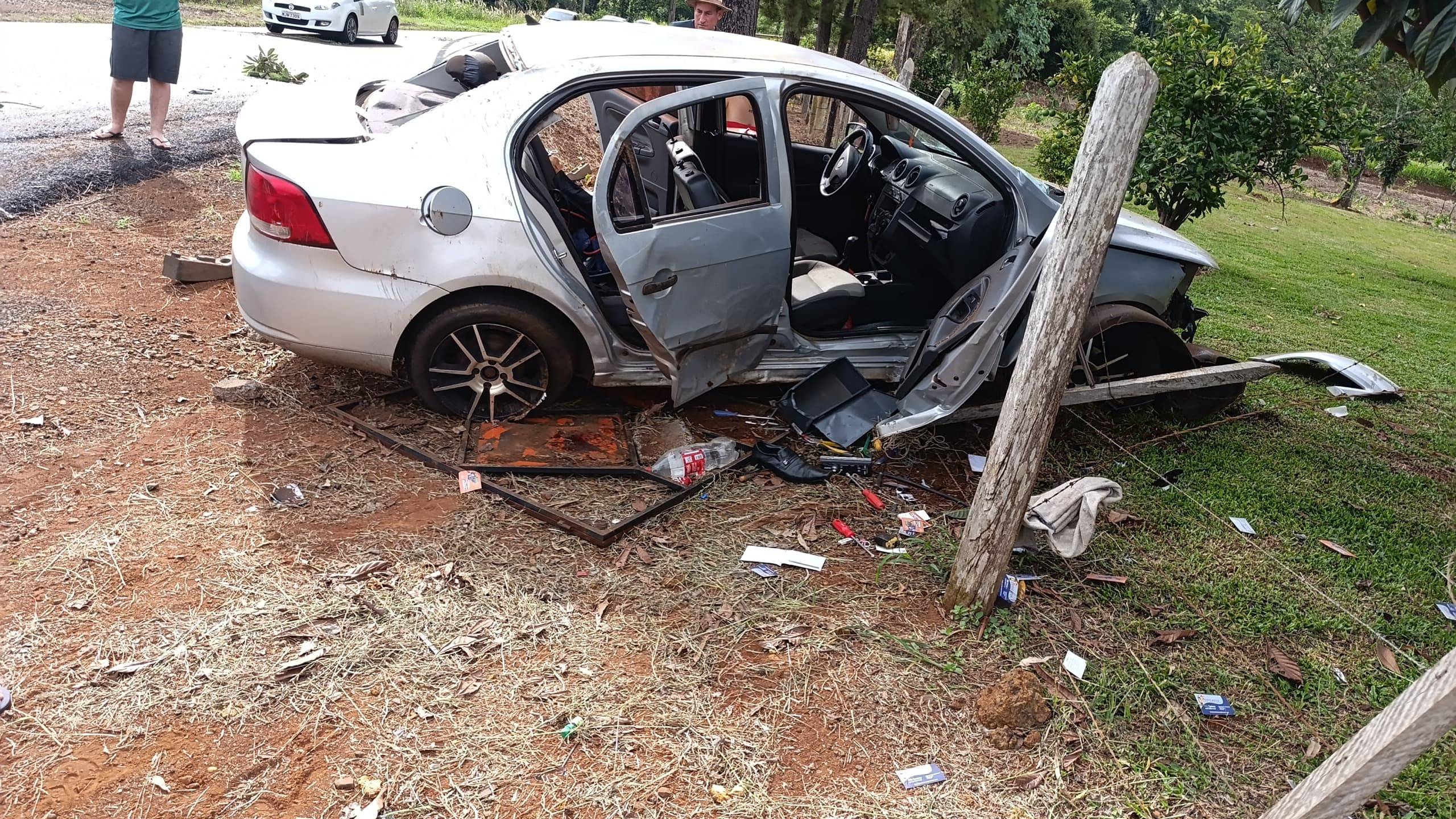 Motorista morre após perder controle e colidir veiculo em cerca na PR-473 em Cruzeiro do Iguaçu