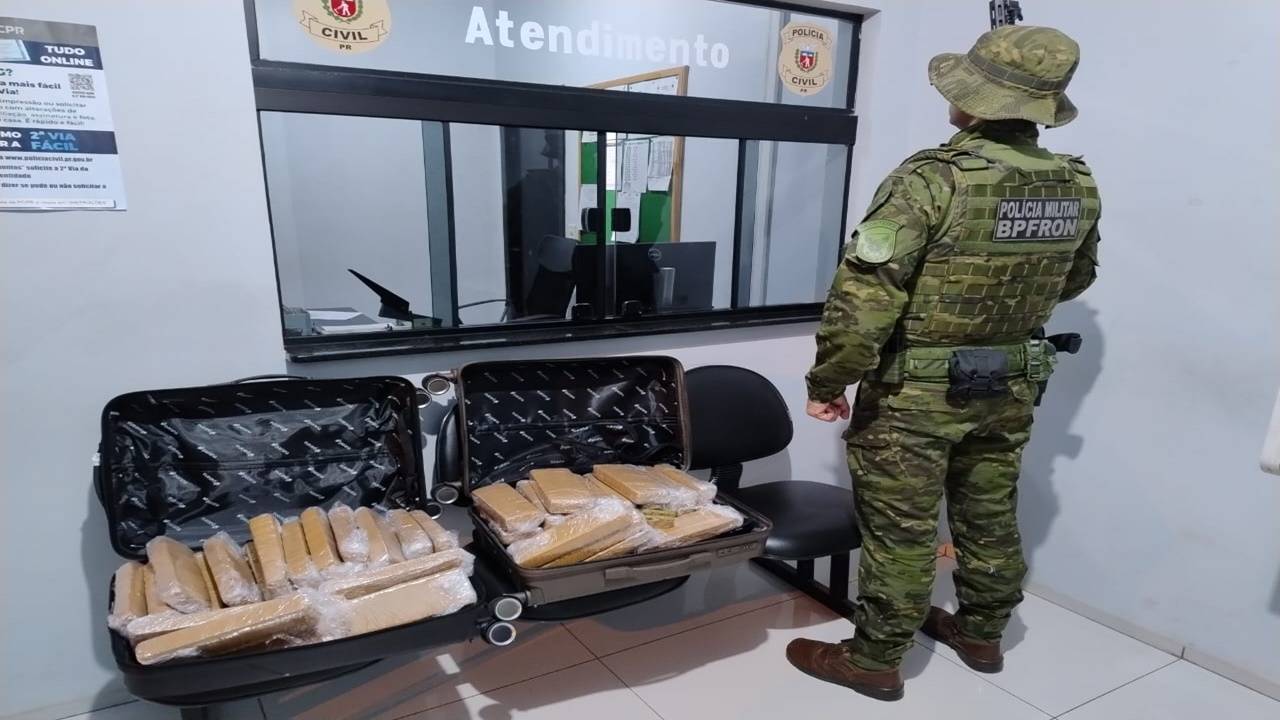Nervosismo e contradições levam à prisão de homem com 30kg de maconha em ônibus no Paraná