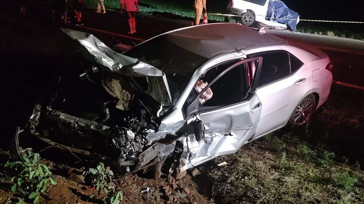 Duas pessoas morrem em violenta colisão de trânsito na PR-281, entre Capanema e Porto Moisés Lupion