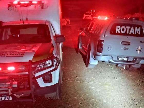 Suspeitos de roubo de caminhões guincho são mortos em confronto com a PM em Flor da Serra do Sul