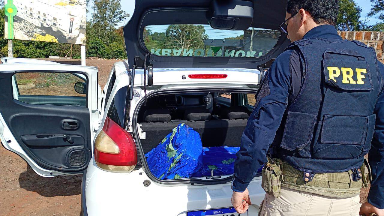 PRF apreende mais de 90 kg de maconha e prende jovem de 21 anos no sudoeste do Paraná
