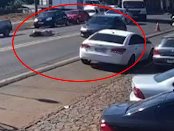 Mulher fica ferida ao ser atropelada por carro no perímetro urbano da BR-163, em Capanema