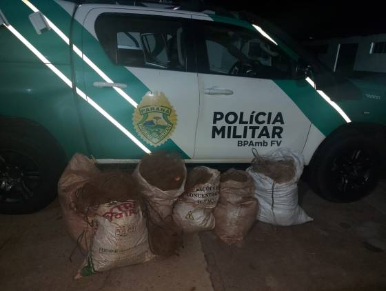 Polícia Ambiental apreende arma de fogo e 500 metros de redes de pesca predatória durante operação