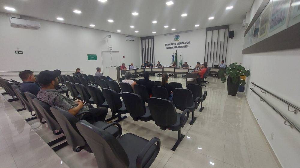 Votação rápida e sem debate amplia cargos comissionados em Bom Jesus do Sul, sugere questionamentos