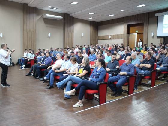 Comitiva de Pinhal de São Bento participa de reunião de encaminhamento de projetos junto a Itaipu