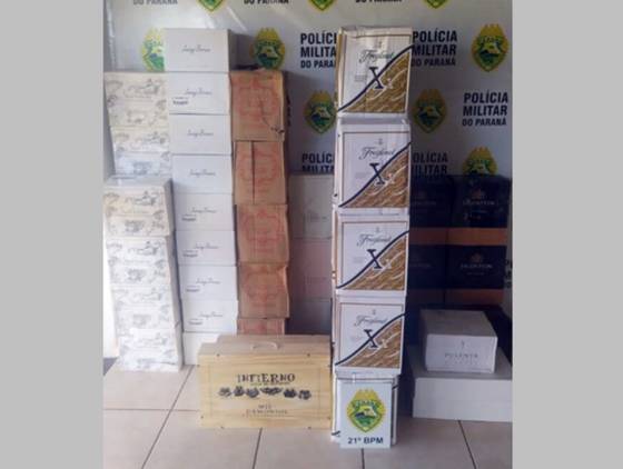 PM apreende veículos com mercadorias contrabandeadas na linha XV de Novembro, Pinhal de São Bento
