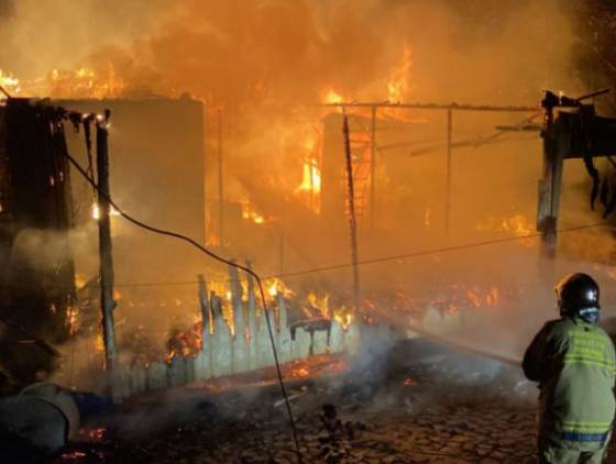 Incêndio destrói residência no interior de Francisco Beltrão