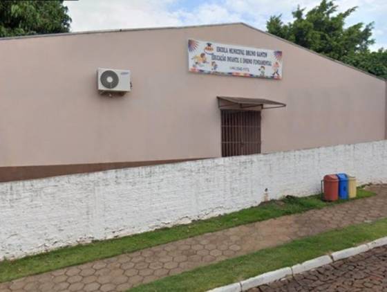 Apenas um susto: Homem portando facão é contido após invadir escola em Santa Izabel do Oeste