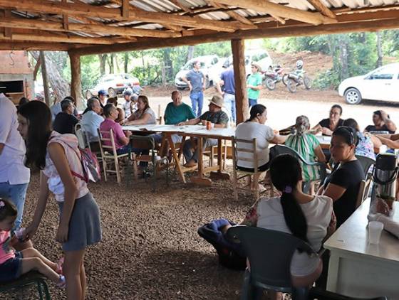 Clube de Mães da Linha São Salvador recebe melhorias em sua estrutura e realiza delicioso almoço