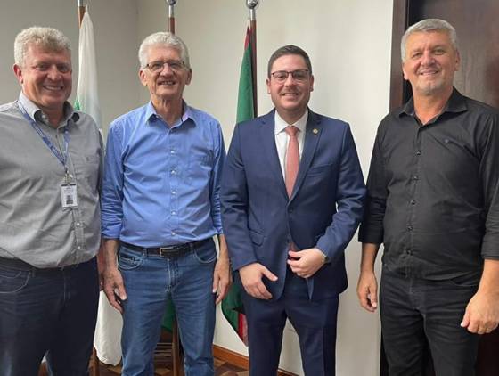 Helio Surdi participa de reunião com autoridades para discutir melhorias em Bom Jesus do Sul