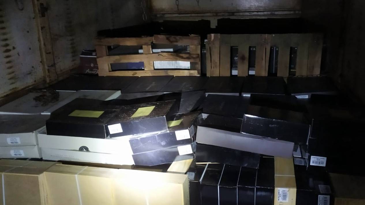 PRF apreende camarões contrabandeados e vinhos trazidos ilegalmente da Argentina na BR-282