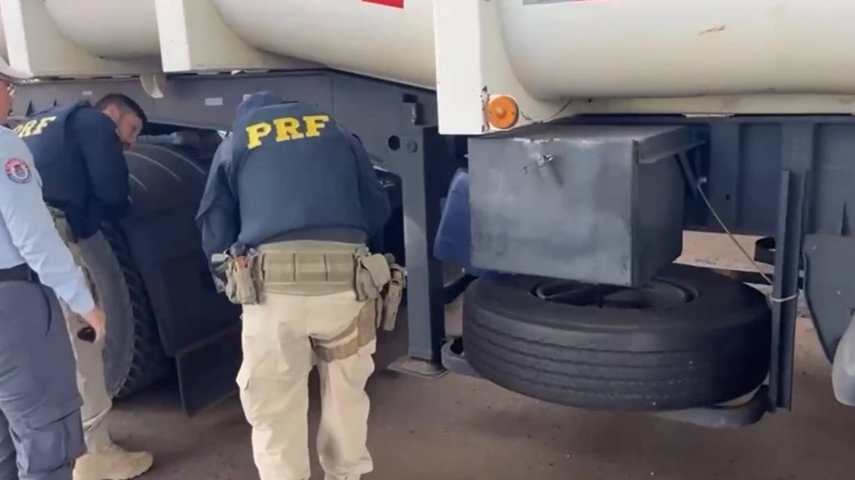 PRF capacita agentes para fiscalizar freios de veículos pesados em Pato Branco