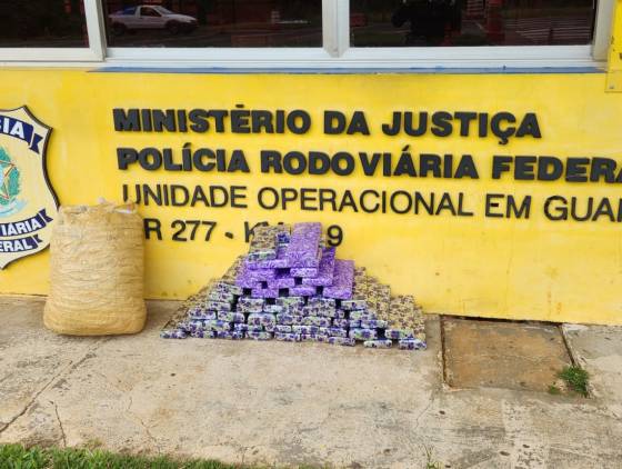 PRF apreende quase 50 quilos de maconha e skunk, em carro do sudoeste na BR-277 em Guarapuava