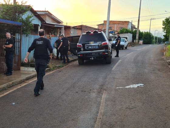 Polícia Civil deflagra operação em Francisco Beltrão e cumpre mandados de prisão e busca e apreensão